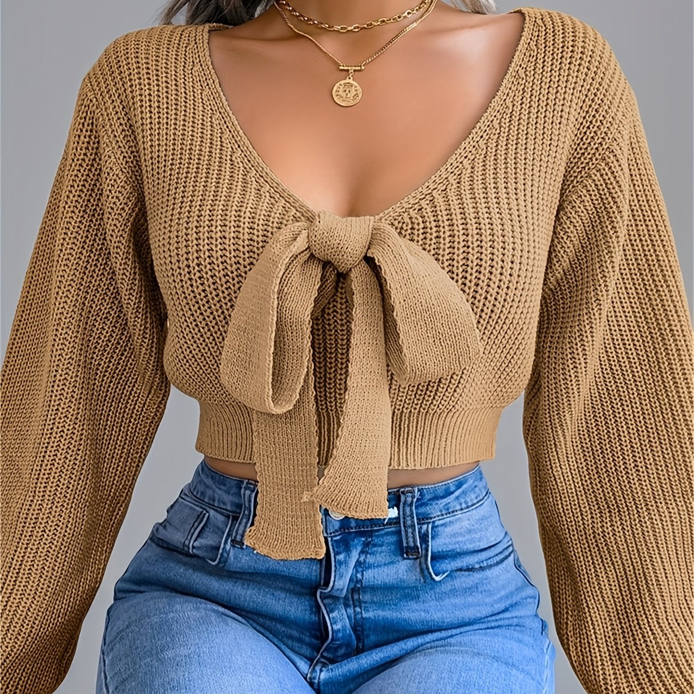 Pull femme automne-hiver à col V et manches lanternes - Vert olive uni, orné d'un nœud papillon - Coupe classique et décontractée - Tissu extensible moyen - Manches courtes - Idéal pour une tenue décontractée - Pull m