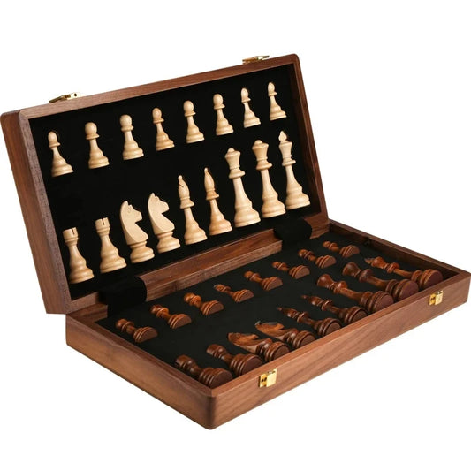 Jeu d'échecs pliant en bois massif de haute qualité avec plus de 2 pièces. Divertissement après le jeu.