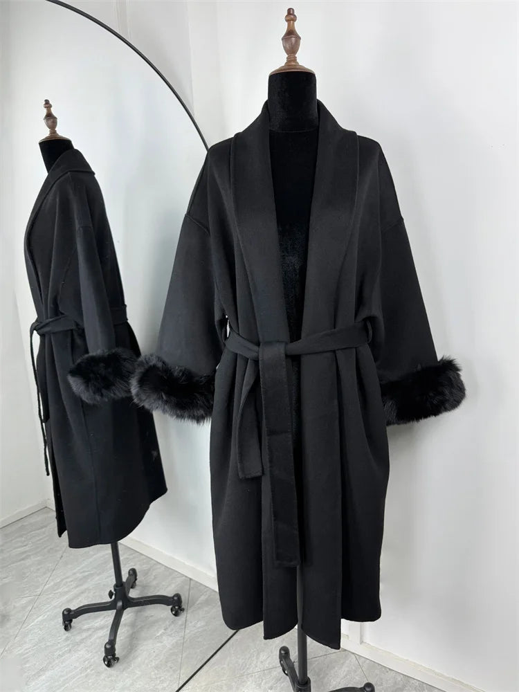 Manteau court en laine et fourrure de renard Tossy pour femme, élégant manteau double face en laine, idéal pour le bureau. Collection 2025. Cardigans et vestes amples en laine.