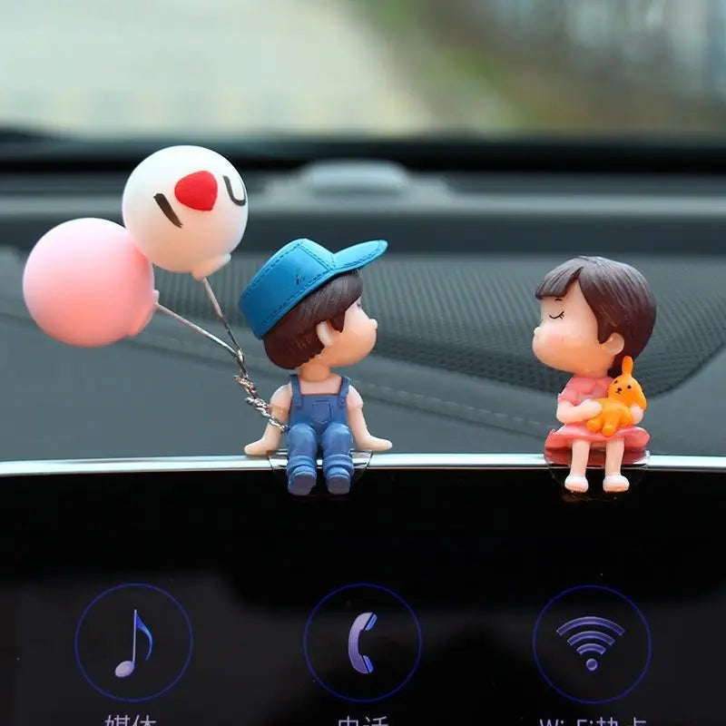 Décoration de voiture, figurines de couple mignonnes de dessin animé, ornement de ballon, tableau de bord intérieur de voiture pour filles, cadeaux, accessoires