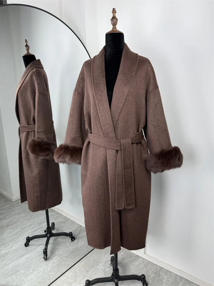 Manteau court en laine et fourrure de renard Tossy pour femme, élégant manteau double face en laine, idéal pour le bureau. Collection 2025. Cardigans et vestes amples en laine.